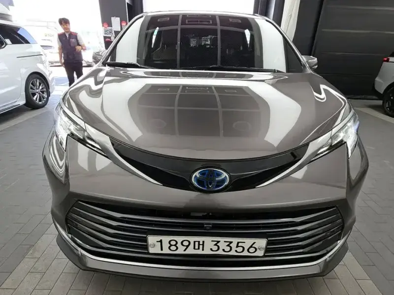 2021 Toyota Sienna с пробегом 111 218 км