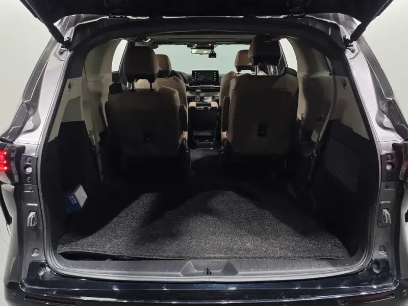 2022 Toyota Sienna с пробегом 73 192 км