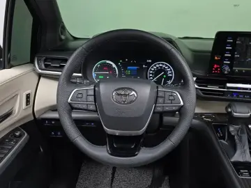 2022 Toyota Sienna с пробегом 70 164 км