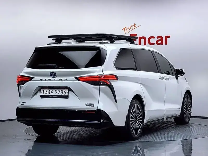 2021 Toyota Sienna с пробегом 97 934 км