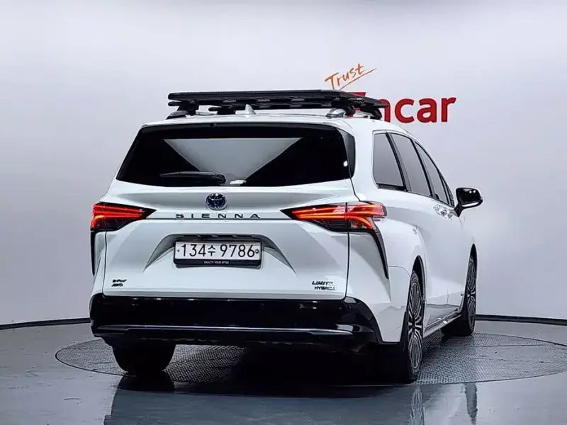 2021 Toyota Sienna с пробегом 97 934 км