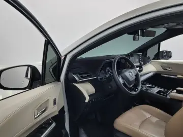 2021 Toyota Sienna с пробегом 97 934 км