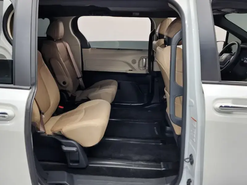 2021 Toyota Sienna с пробегом 97 934 км