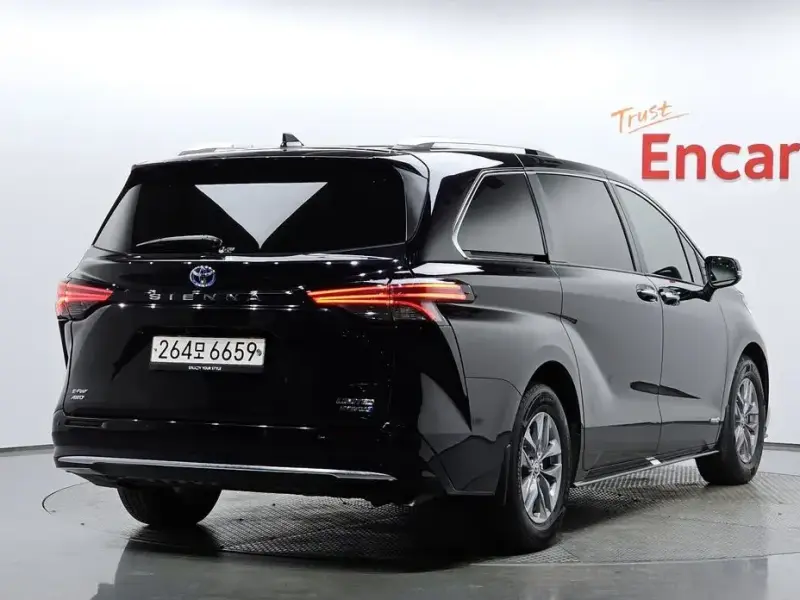 2021 Toyota Sienna с пробегом 115 079 км