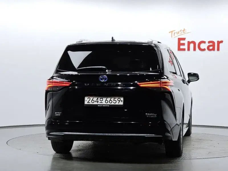 2021 Toyota Sienna с пробегом 115 079 км