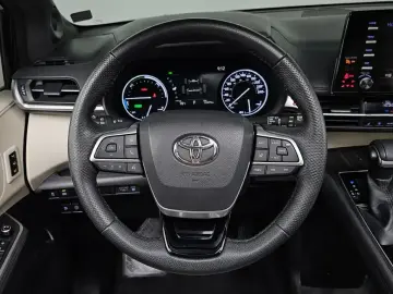 2021 Toyota Sienna с пробегом 115 079 км