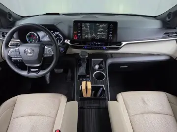 2021 Toyota Sienna с пробегом 54 792 км
