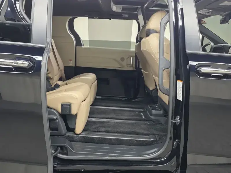 2021 Toyota Sienna с пробегом 54 792 км