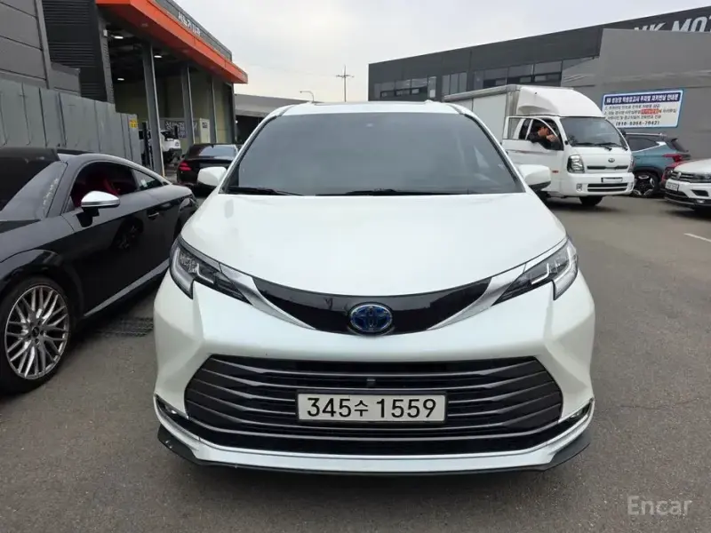 2021 Toyota Sienna с пробегом 123 418 км