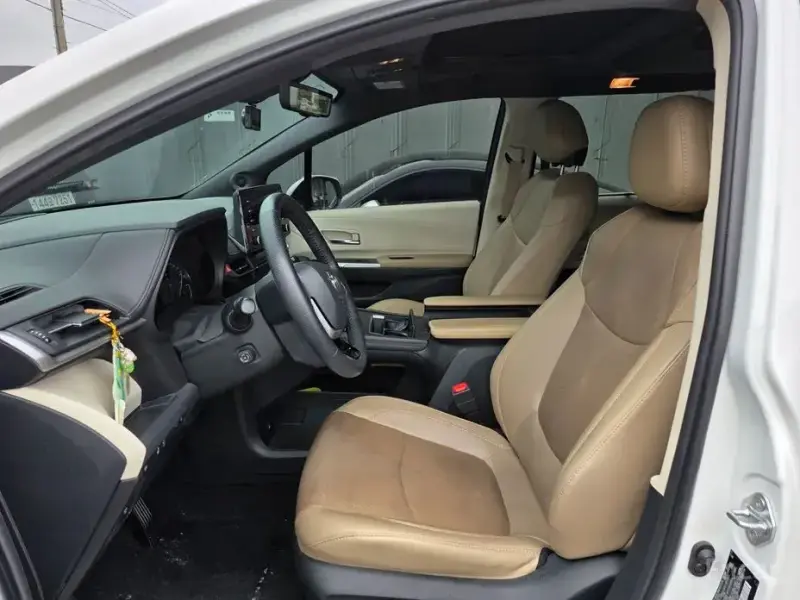 2021 Toyota Sienna с пробегом 123 418 км