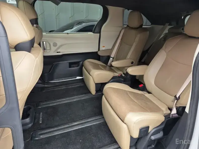 2021 Toyota Sienna с пробегом 123 418 км