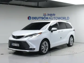 2023 Toyota Sienna с пробегом 17 178 км