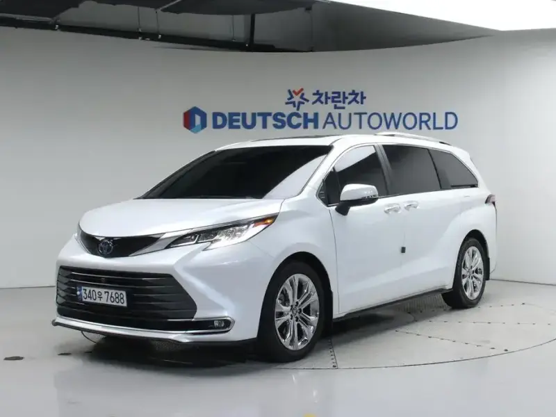 2023 Toyota Sienna с пробегом 17 178 км