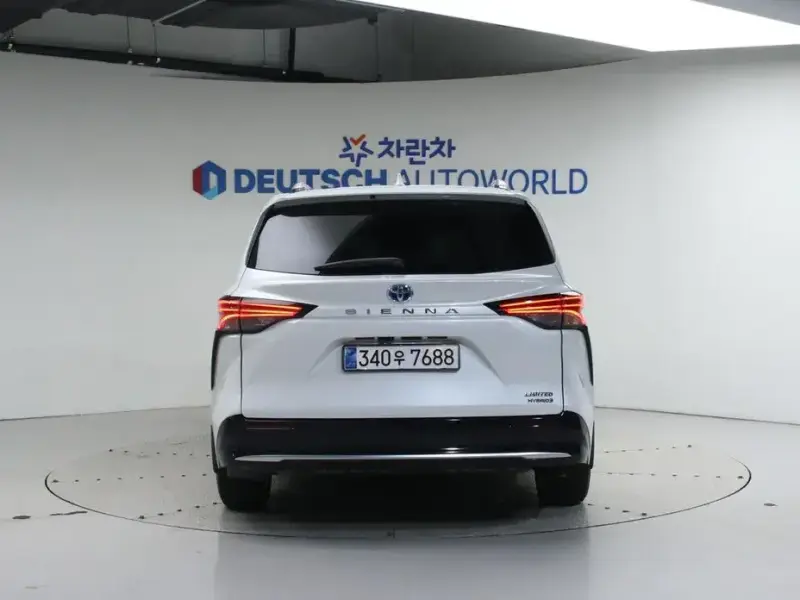 2023 Toyota Sienna с пробегом 17 178 км