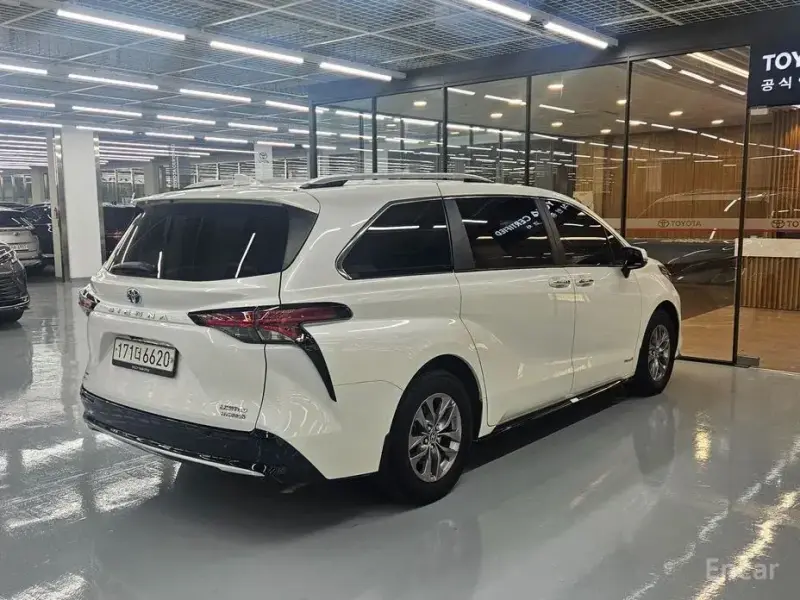 2021 Toyota Sienna с пробегом 116 289 км
