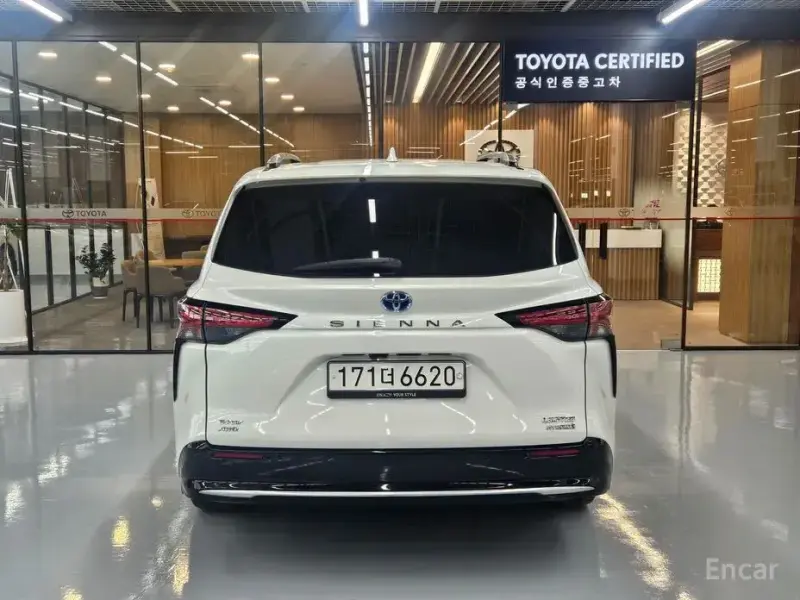2021 Toyota Sienna с пробегом 116 289 км