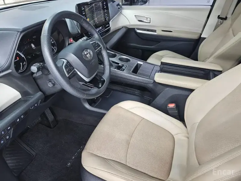 2021 Toyota Sienna с пробегом 116 289 км