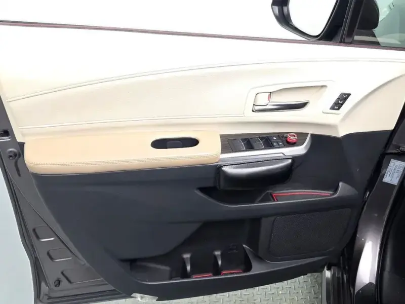 2021 Toyota Sienna с пробегом 39 526 км
