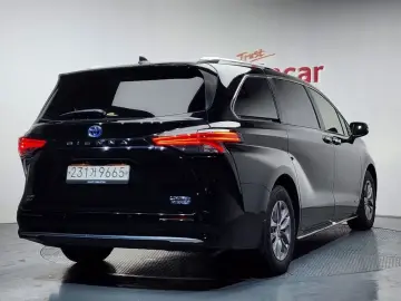 2021 Toyota Sienna с пробегом 61 581 км