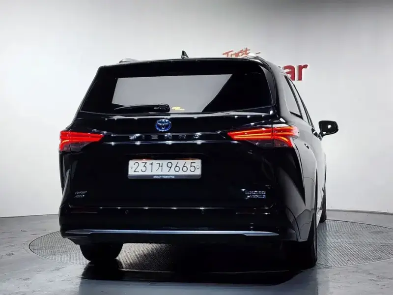 2021 Toyota Sienna с пробегом 61 581 км