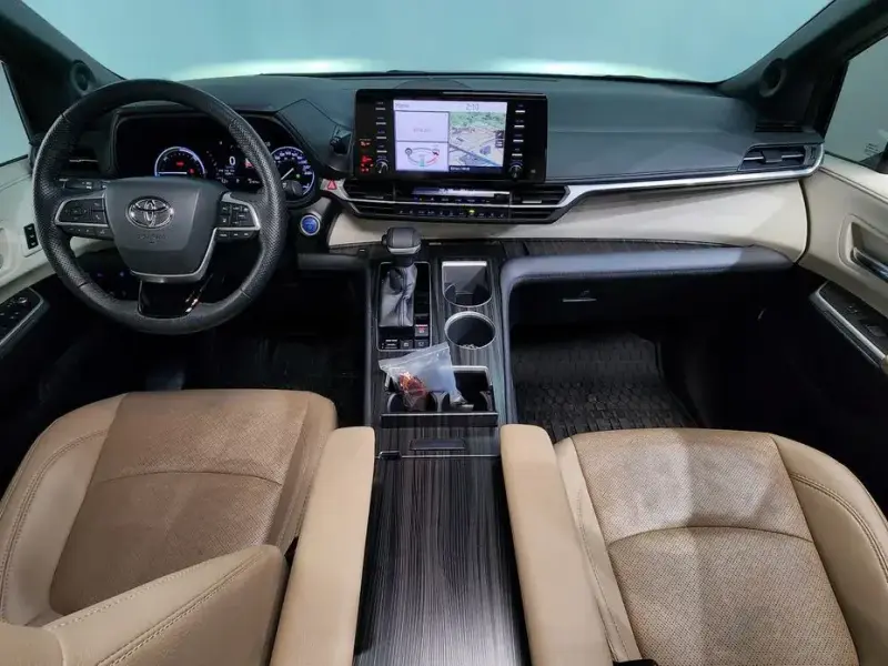 2021 Toyota Sienna с пробегом 61 581 км