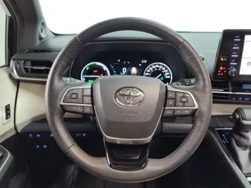 2021 Toyota Sienna с пробегом 61 581 км