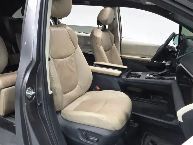 2021 Toyota Sienna с пробегом 67 389 км