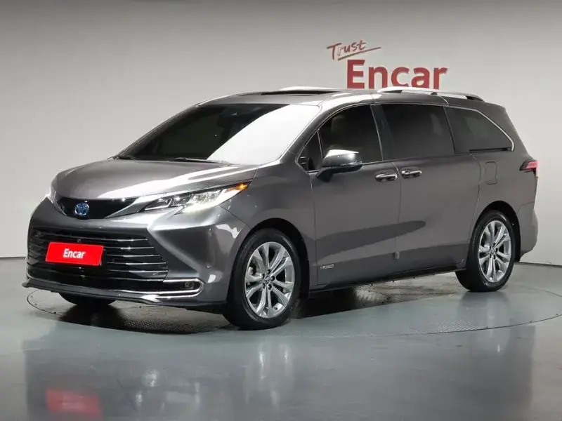 2021 Toyota Sienna с пробегом 67 389 км