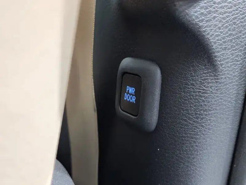 2021 Toyota Sienna с пробегом 61 581 км