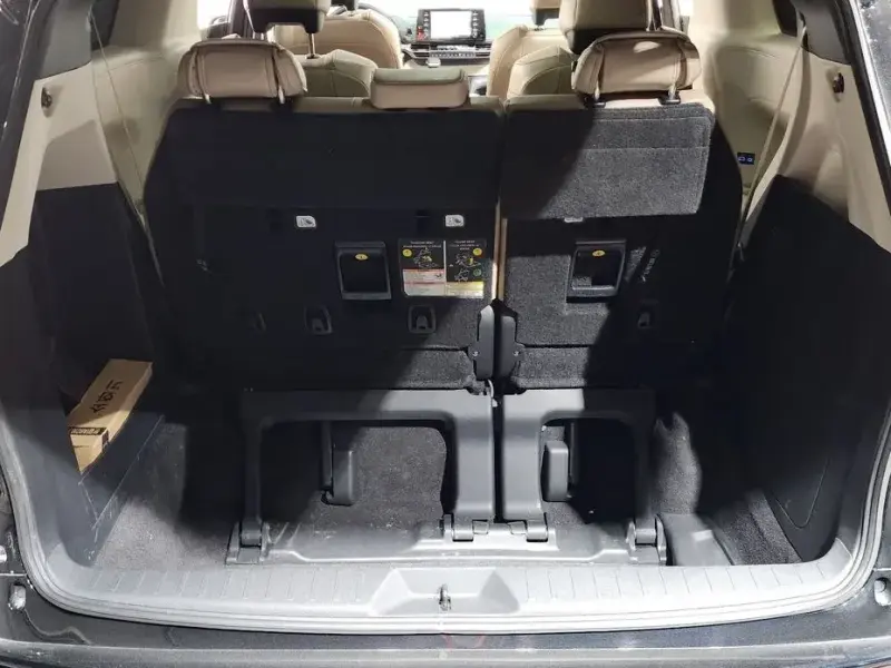 2021 Toyota Sienna с пробегом 61 581 км