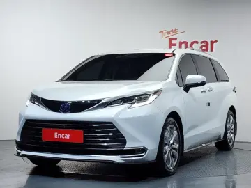 2023 Toyota Sienna с пробегом 44 673 км