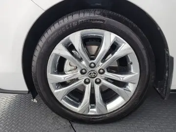 2023 Toyota Sienna с пробегом 44 673 км