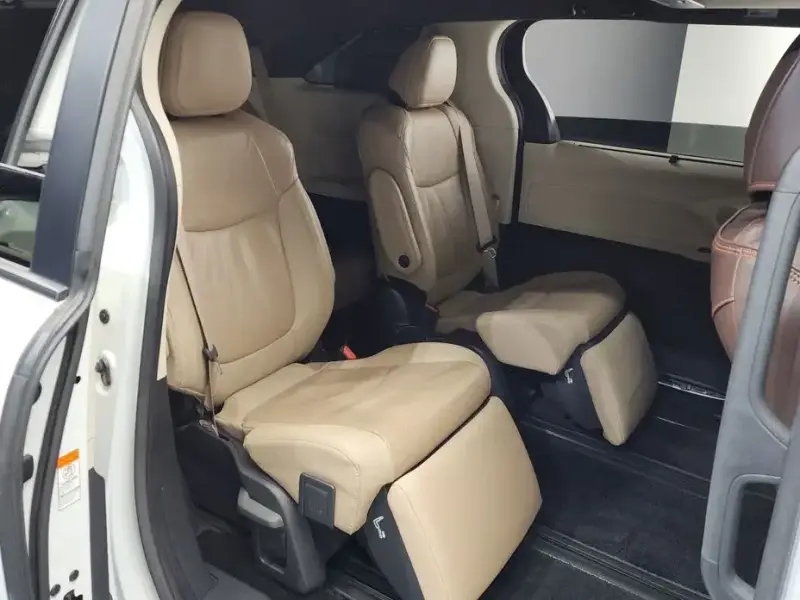 2023 Toyota Sienna с пробегом 44 673 км