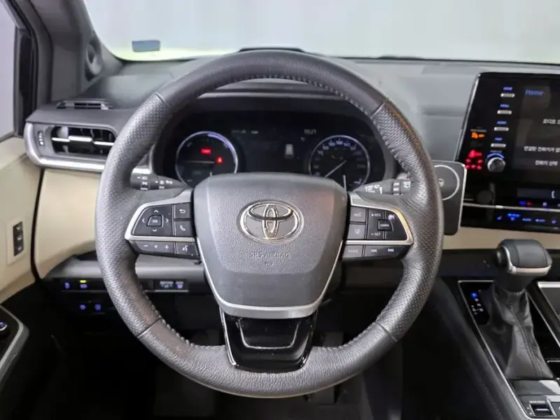 2021 Toyota Sienna с пробегом 85 720 км