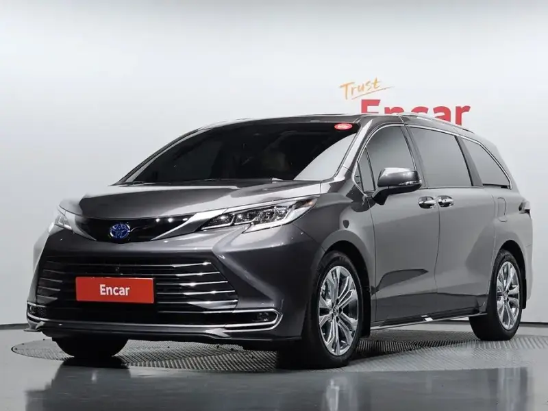 2023 Toyota Sienna с пробегом 37 338 км