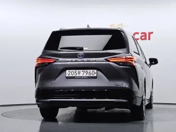 2023 Toyota Sienna с пробегом 37 338 км