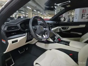 2023 Lamborghini Urus с пробегом 17 460 км