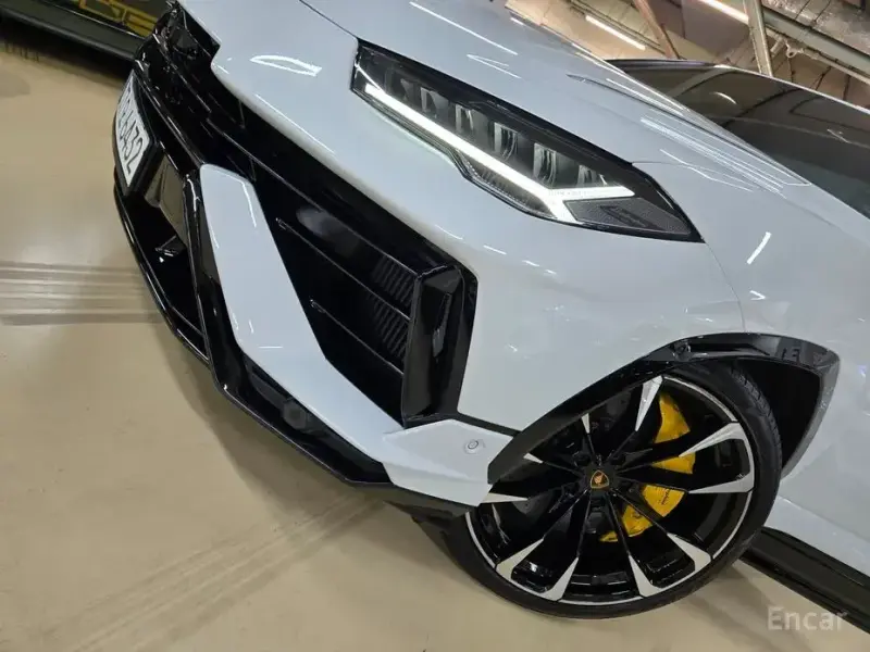 2023 Lamborghini Urus с пробегом 17 460 км
