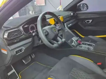 2024 Lamborghini Urus с пробегом 10 700 км