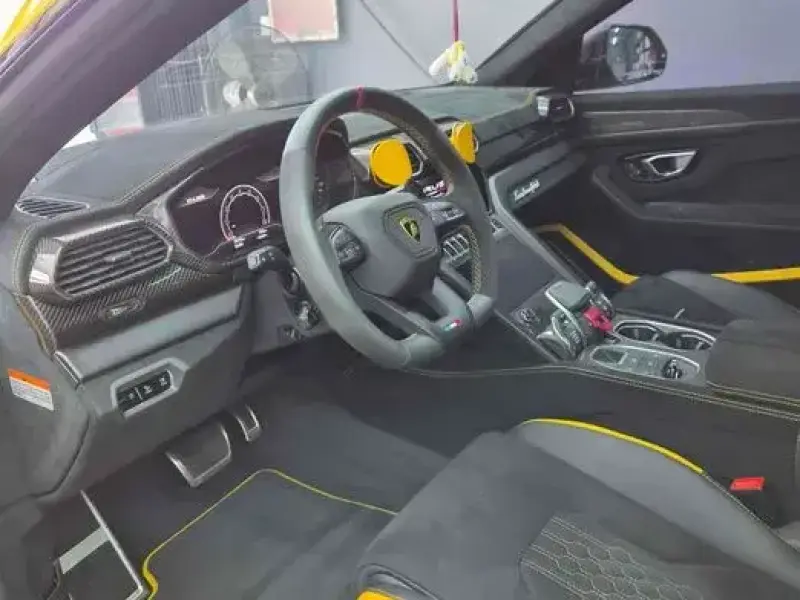 2024 Lamborghini Urus с пробегом 10 700 км