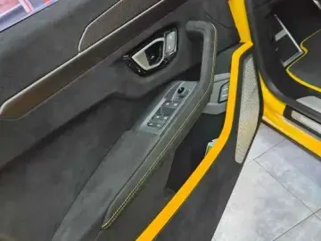 2024 Lamborghini Urus с пробегом 10 700 км