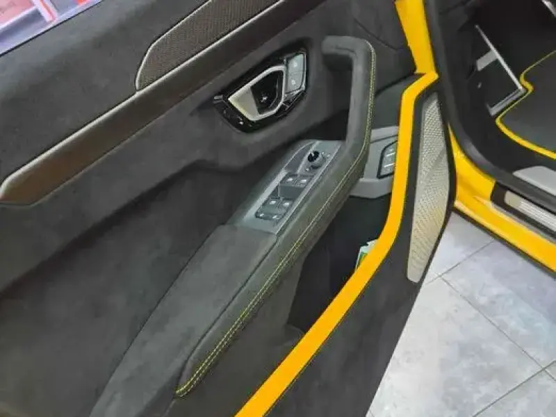 2024 Lamborghini Urus с пробегом 10 700 км