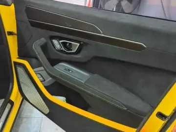 2024 Lamborghini Urus с пробегом 10 700 км