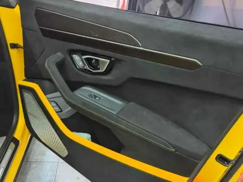 2024 Lamborghini Urus с пробегом 10 700 км