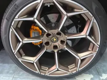 2024 Lamborghini Urus с пробегом 10 700 км
