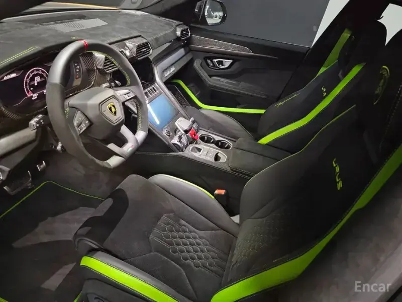 2024 Lamborghini Urus с пробегом 630 км
