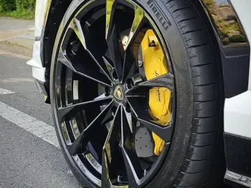 2023 Lamborghini Urus с пробегом 9 300 км