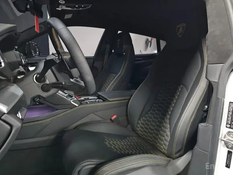 2023 Lamborghini Urus с пробегом 9 300 км