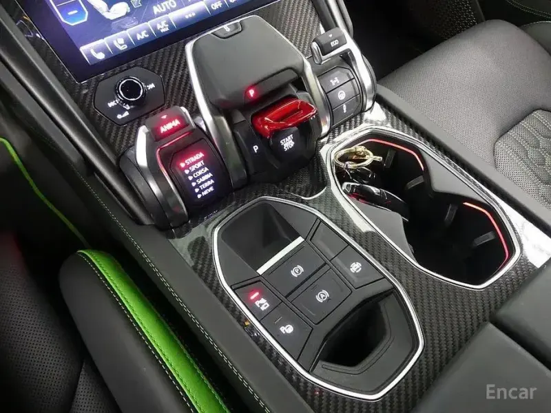 2024 Lamborghini Urus с пробегом 9 000 км
