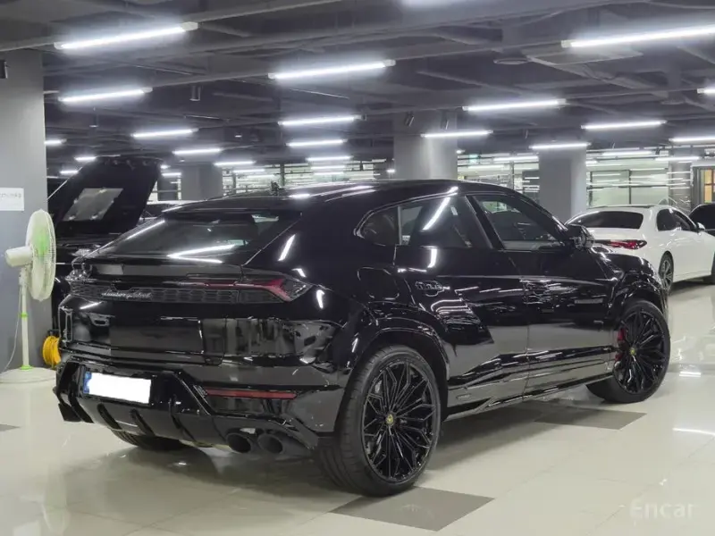 2025 Lamborghini Urus с пробегом 50 км